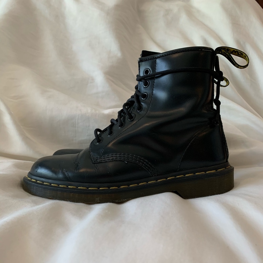Dr. Martens 1460 Smooth Leather Boots